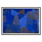 Formes géométriques bleues abstraites dans Rocks at Night de Paul Klee. Poster présente une œuvre d'art abstraite géométrique bleue intitulée Rocks at Night de Paul Klee avec des nuances et des textures variées.