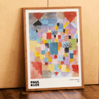 Peinture abstraite colorée Southern Gardens de Paul Klee. Poster présente l'œuvre d'art abstraite géométrique colorée Southern Gardens de Paul Klee avec une variété de blocs et de formes vibrantes.