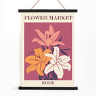 Farbenfrohe Blumenillustration Blumenmarkt Rom von Moryarty Poster zeigt leuchtende Lilien in verschiedenen Farben mit dem Text Flower Market Rome von Moryarty auf kastanienbraunem Hintergrund.