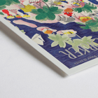 Illustration d'une scène d'île tropicale colorée par Roger Duvoisin pour The New Yorker Poster représentant une scène tropicale vibrante avec des gens, des huttes, des bateaux et des palmiers dans un style aquarelle par Roger Duvoisin intitulé The New Yorker