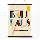 Bauhaus Poster 14 von einem Künstler, inspiriert von der Weimarer Ausstellung, mit geometrischem Design und kräftiger Typografie Bauhaus Poster, inspiriert von der Weimarer Ausstellung, die ein kräftiges geometrisches Design mit roten, blauen und gelben Akzenten zeigt.