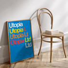 Farbenfrohes typografisches Design von Dietmar Winkler im Artwork von Utopia Ltd. Poster mit farbenfroher Typografie der Worte Utopia Ltd auf blauem Hintergrund vom Künstler Dietmar Winkler, Kunstwerk Utopia Ltd