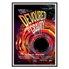 Obra de arte titulada Devoured by Gravity de la NASA que presenta una vibrante ilustración cósmica. Póster titulado Devorado por la gravedad por la NASA presenta una representación colorida y arremolinada de un agujero negro consumiendo materia.