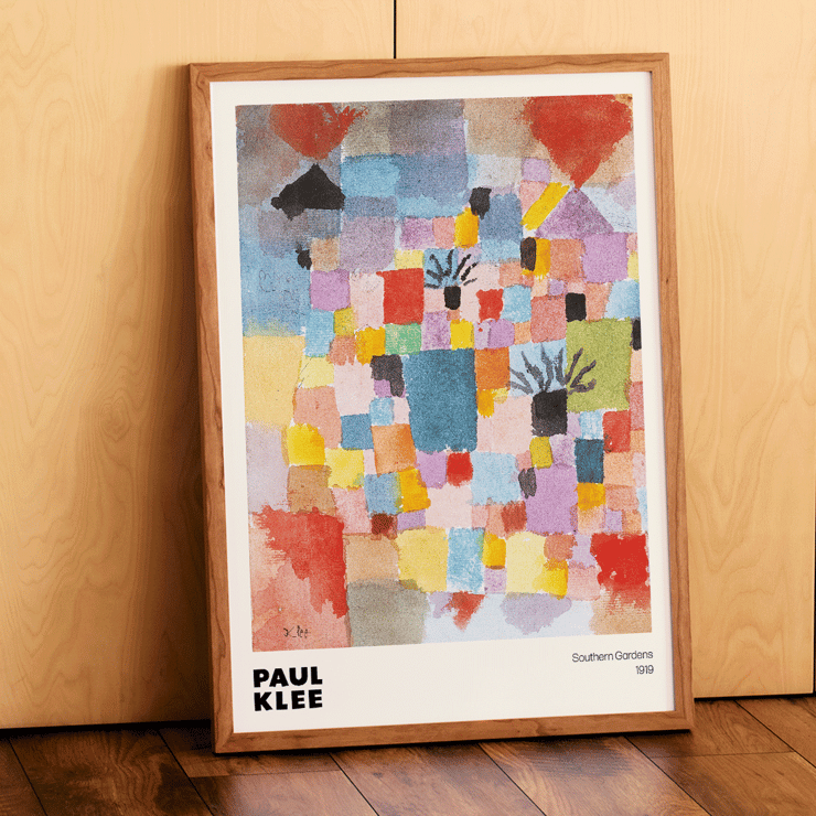 Peinture abstraite colorée Southern Gardens de Paul Klee. Poster présente l'œuvre d'art abstraite géométrique colorée Southern Gardens de Paul Klee avec une variété de blocs et de formes vibrantes.