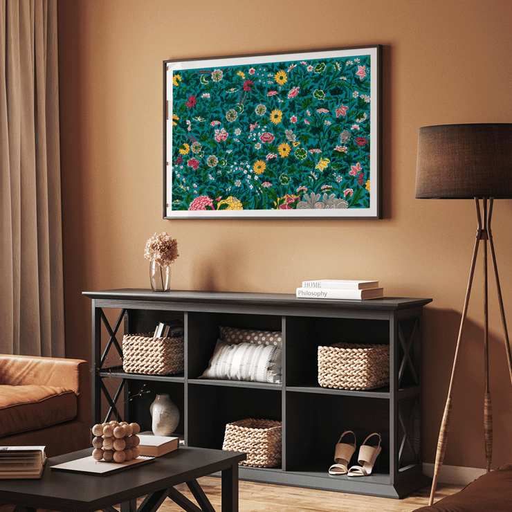 Grünes botanisches Muster von Owen Jones, lebendiges Blumenkunstwerk. Poster mit lebendigem Blumenmuster auf blaugrünem Hintergrund aus dem Kunstwerk „Green Botanical Pattern“ von Owen Jones.