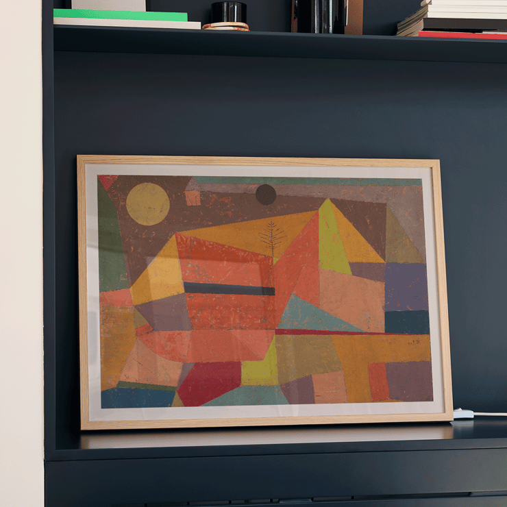 Fröhliche Berglandschaft von Paul Klee in lebendigen abstrakten Farben zeigt eine Bergszene Poster der „Freudigen Berglandschaft“ von Paul Klee mit abstrakten geometrischen Formen in leuchtenden Farben
