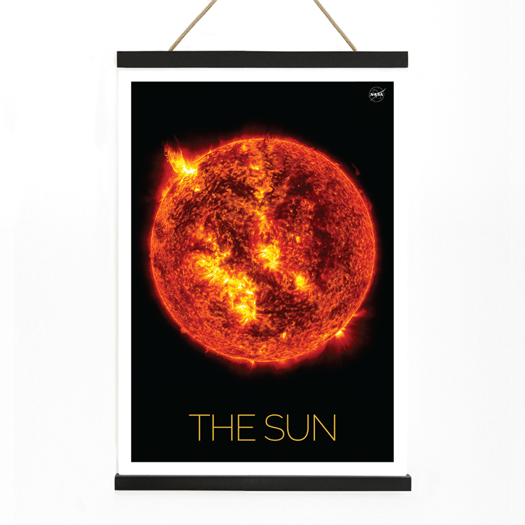 Die Sonne von der NASA feuriges Bild der Sonne mit Sonneneruptionen Poster der Sonne mit feurigen Details und Sonneneruptionen, von der NASA „The Sun“ genannt