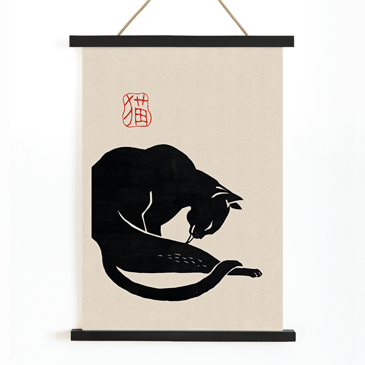 Pòster amb una il·lustració minimalista de gat negre titulada Black Cat 3 amb cal·ligrafia vermella sobre fons beix.