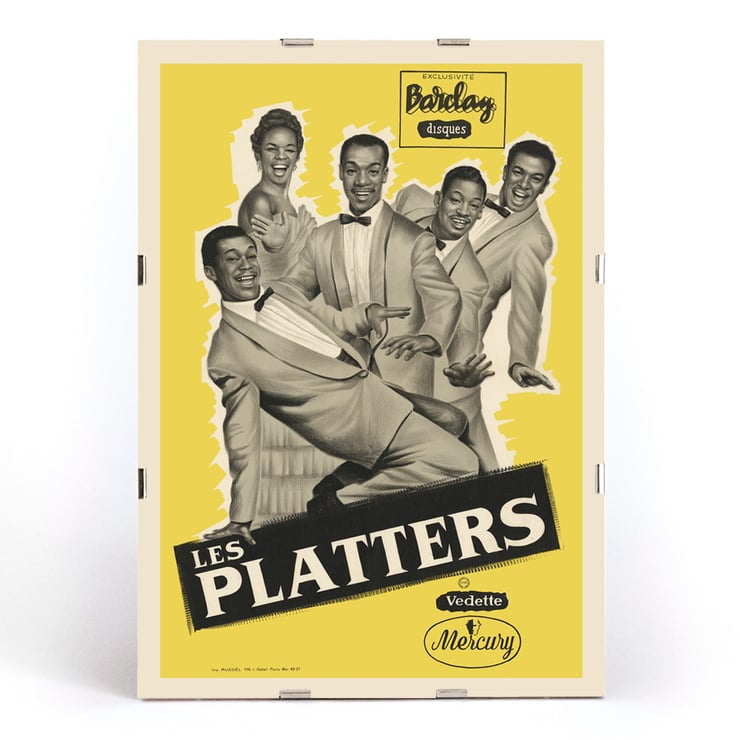 Das Vintage-Musikposter von The Platters, Kunstwerk von Les Platters. Poster mit The Platters und dem Artwork-Titel „The Platters“ tanzend und lächelnd vor einem gelben Hintergrund für Barclay Disques.