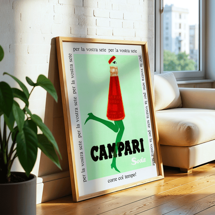 Das Campari-Soda-Werbeplakat von Franz Marangolo zeigt eine stilisierte Flasche mit grünen Beinen und Text. Werbeplakat für Campari Soda von Leonetto Cappiello mit einer Flasche mit laufenden Beinen auf grünem Hintergrund.