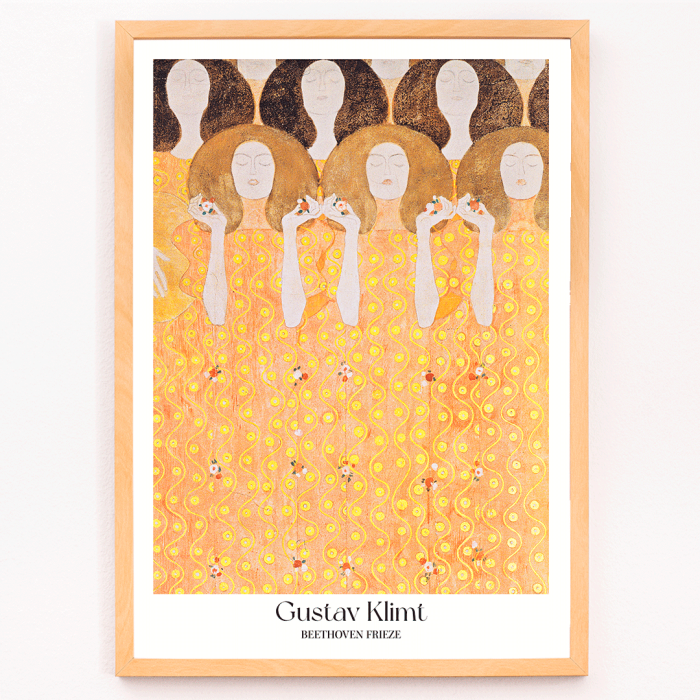 Poster de l'œuvre Frise Beethoven de Gustav Klimt avec des motifs dorés et orange complexes et des personnages sans visage.