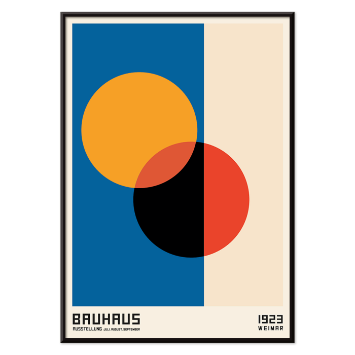 Bauhaus Póster 17 presenta círculos entrecruzados en naranja, rojo, negro sobre fondo azul y beige enmarcados con texto en la parte inferior.