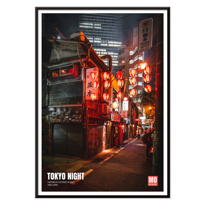 Póster representa una vibrante calle de Tokio por la noche con linternas iluminadas, titulada Tokyo Night de Mo Art Gallery.