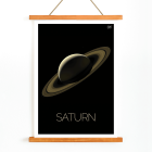 Poster de l'oeuvre Saturn de la NASA représentant la planète Saturne avec ses anneaux sur fond noir.