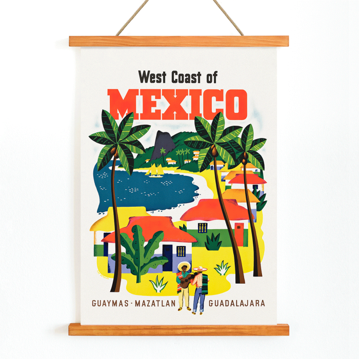 Póster presenta la costa oeste de México con palmeras y casas coloridas de Ray Bethers.