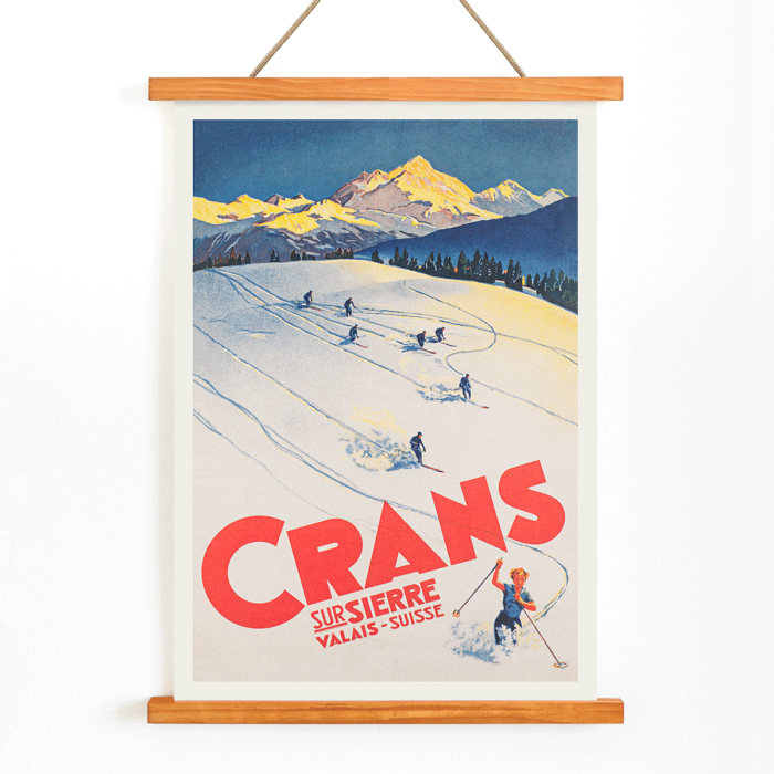 Crans sur Sierre Suiza Ski Póster con esquiadores descendiendo pistas nevadas con montañas como telón de fondo, una vibrante obra de arte.