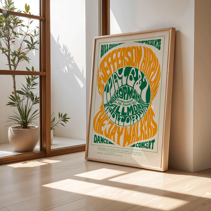 Diseño Póster de Wes Wilson para The Jefferson Airplane Jay Walkers en el Auditorio Fillmore con texto vibrante en naranja y verde.