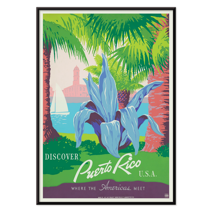 Descubra el póster de Puerto Rico de WPA Art Project con plantas tropicales, un velero y un fuerte histórico en colores vibrantes.