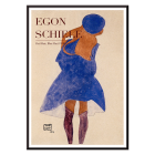 Cartel de la exposición que presenta a una mujer pelirroja con un vestido azul y un sombrero de Egon Schiele titulado Cabello rojo, sombrero azul